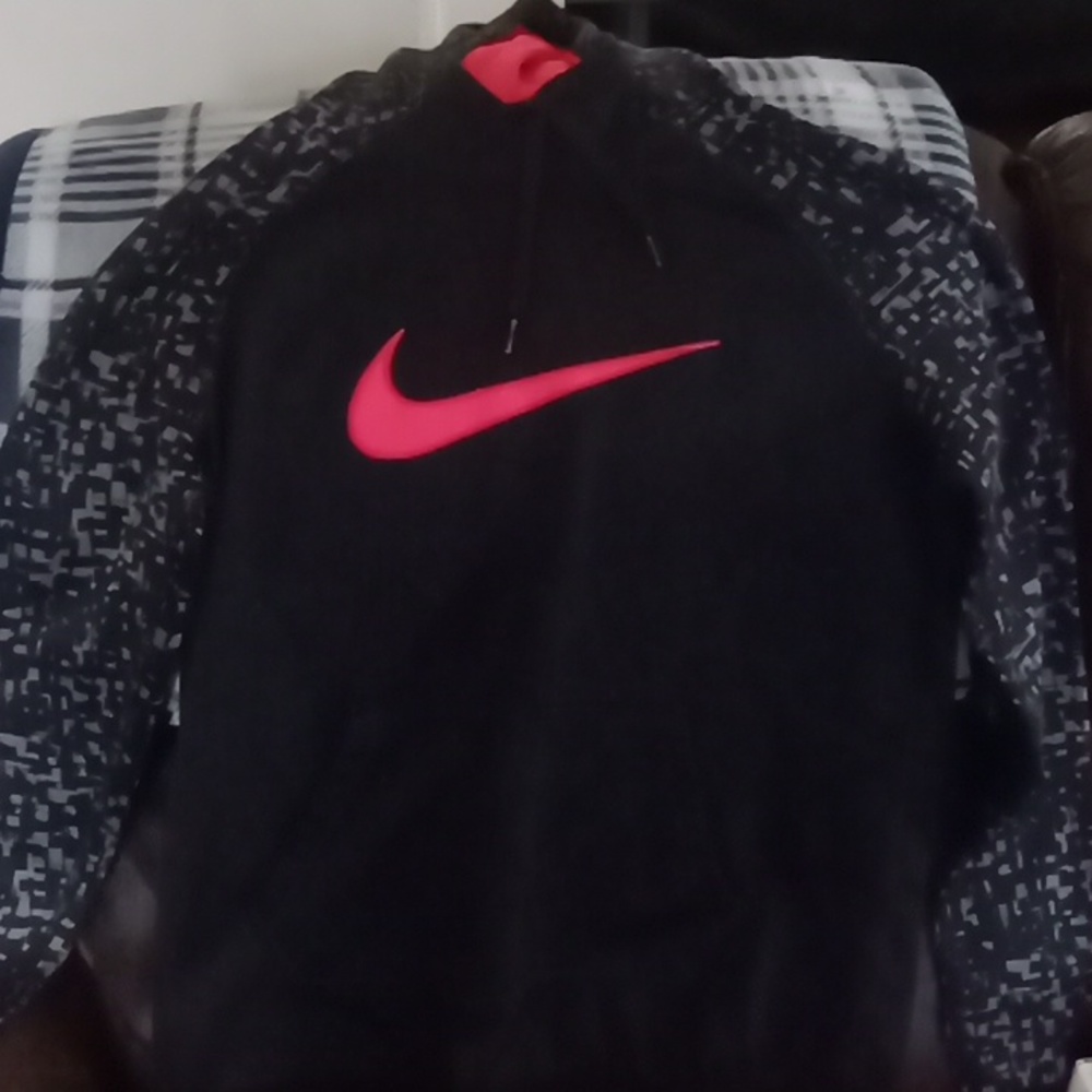 Boys black and orange Nike pullover hoodie size med